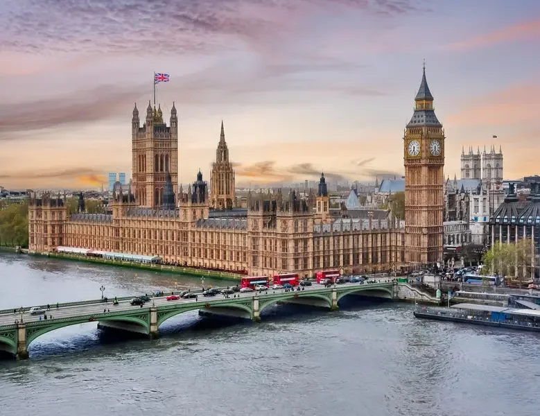 United Kingdom map with major UK technology hub cities highlighted
